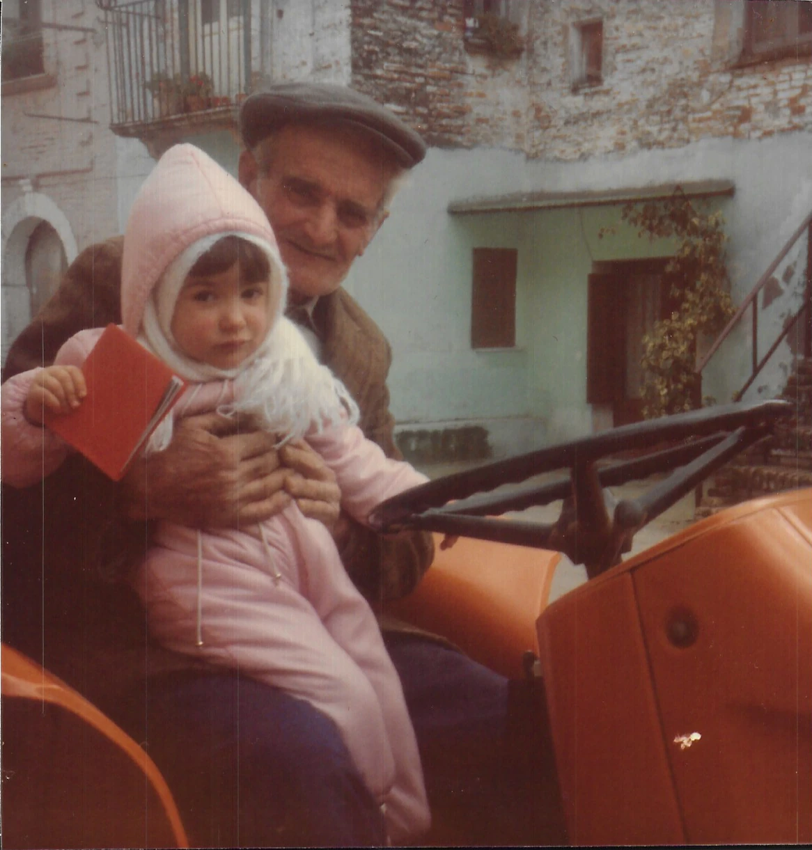 Radici familiari e ricordi nei campi